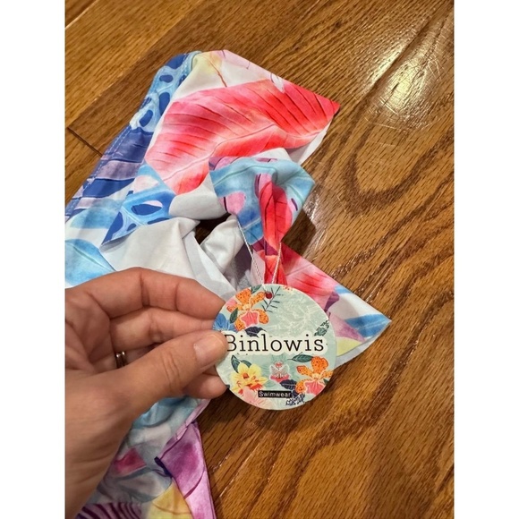 NWT Lot of (2) Binlowis Floral Ruffled V-Neck One-Piece Swimsuits Medium - Picture 5 of 9